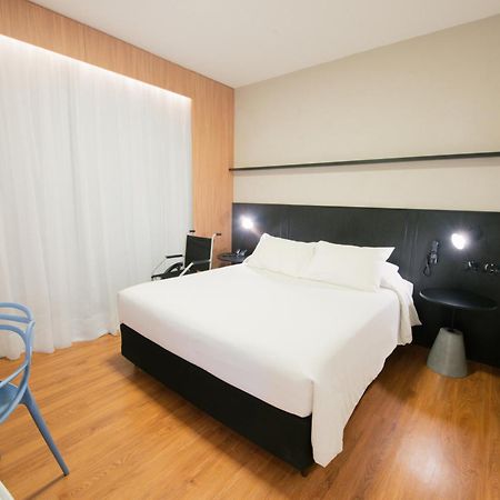 Hotel Ibis Curitiba Shopping Esterno foto
