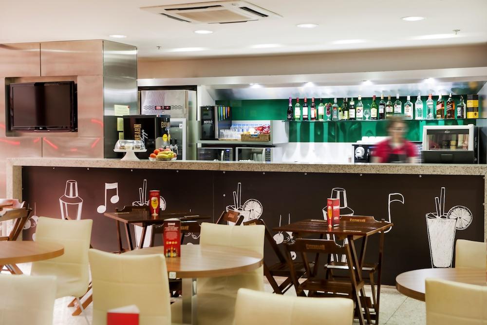 Hotel Ibis Curitiba Shopping Esterno foto