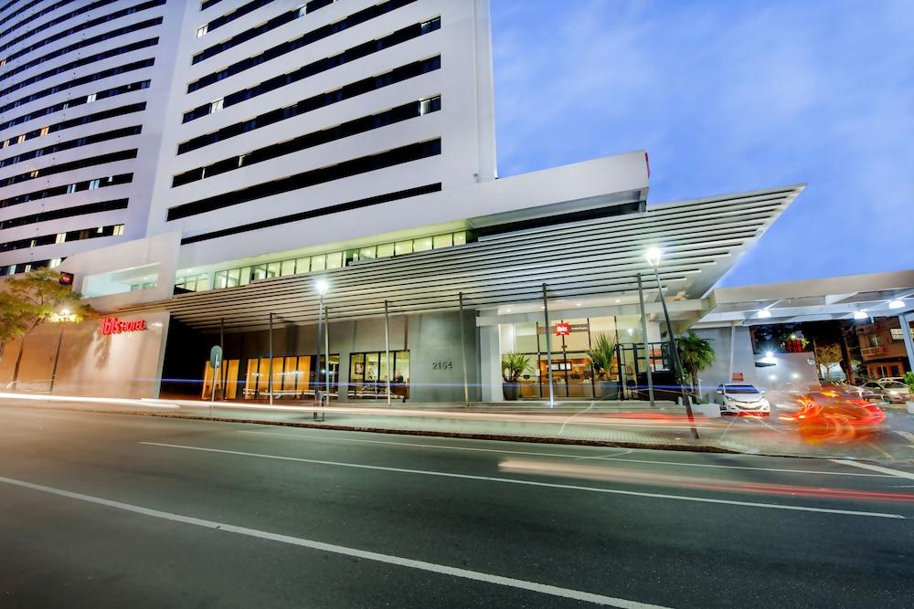 Hotel Ibis Curitiba Shopping Esterno foto