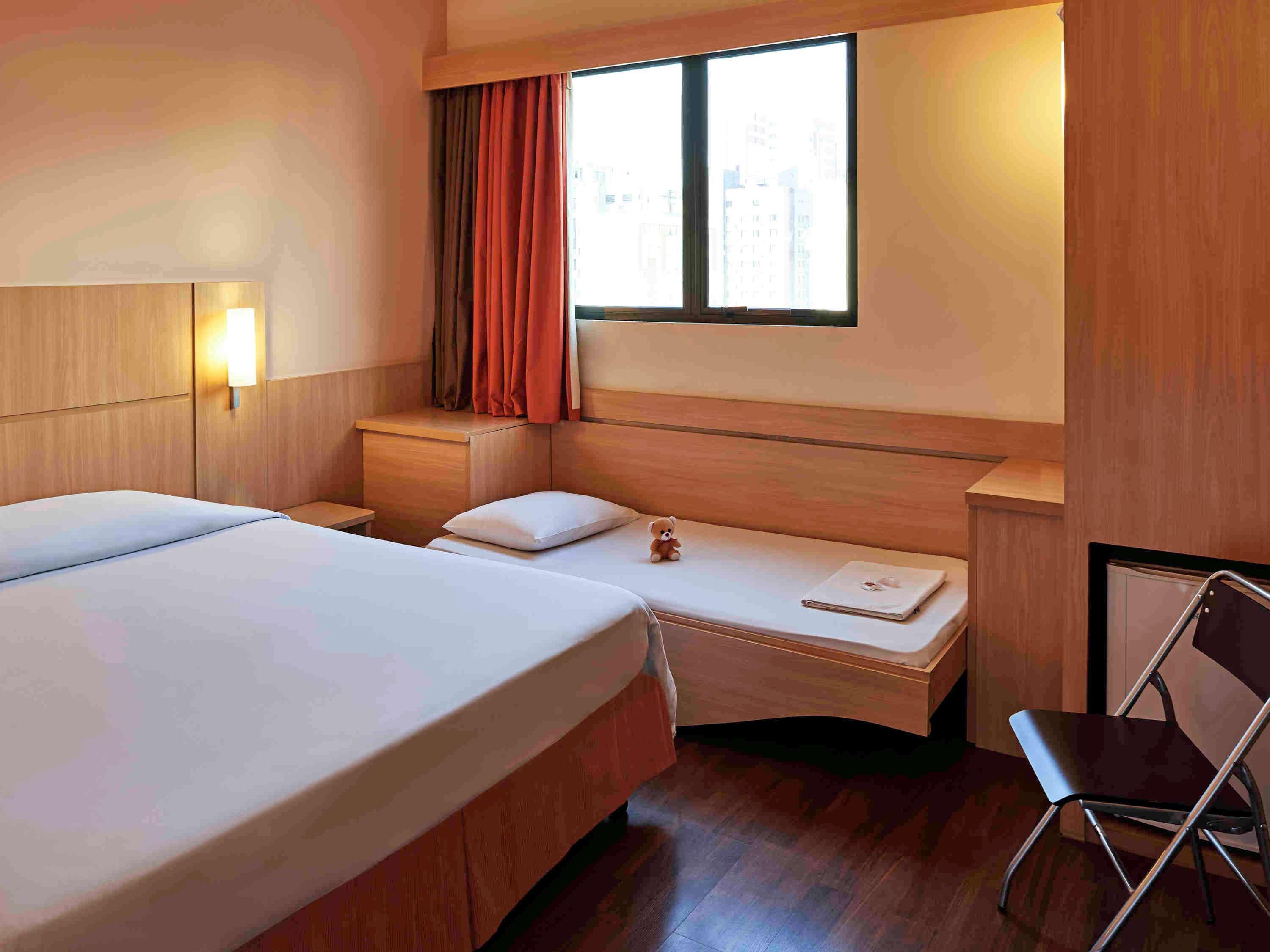 Hotel Ibis Curitiba Shopping Esterno foto