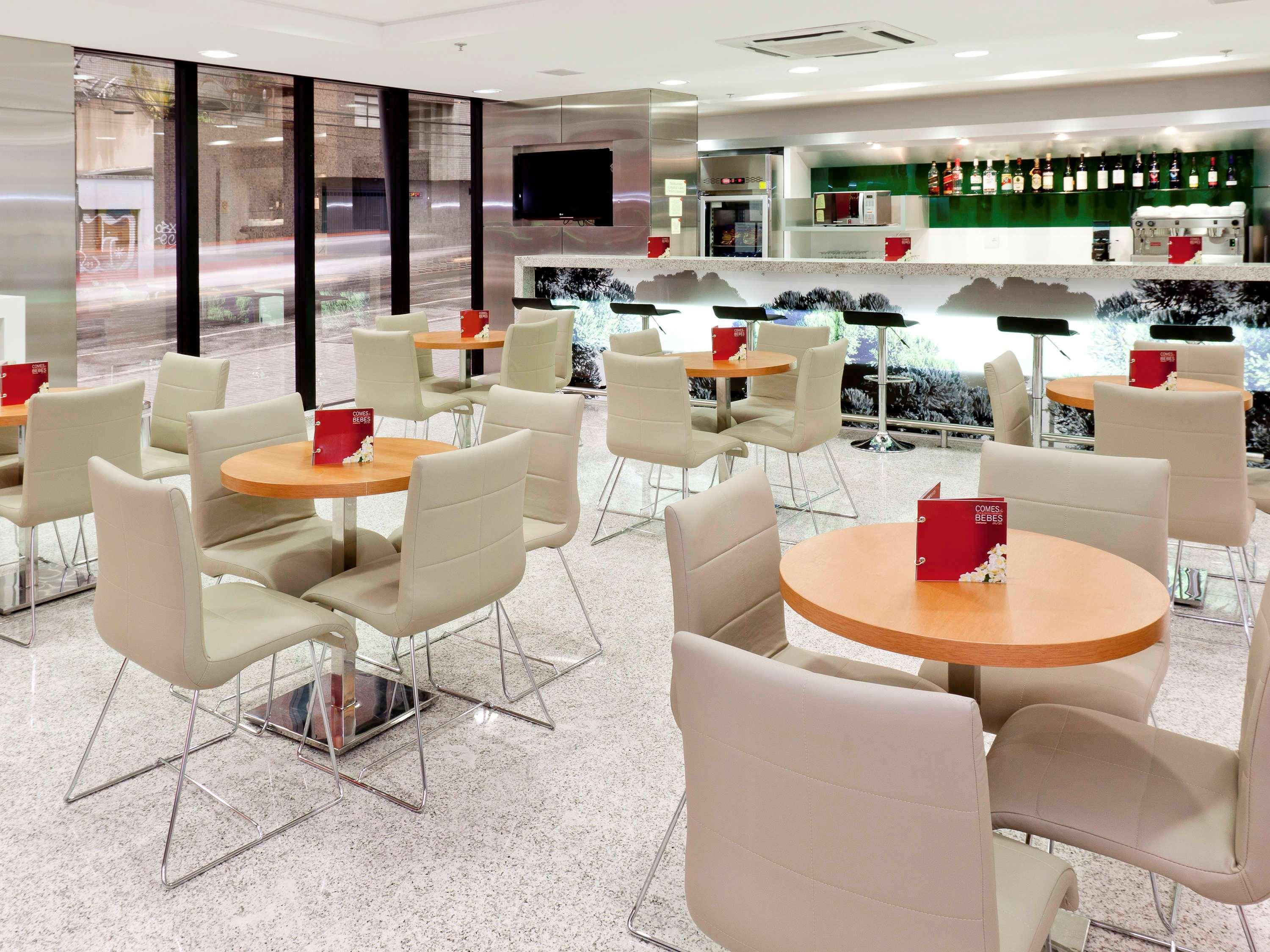 Hotel Ibis Curitiba Shopping Esterno foto