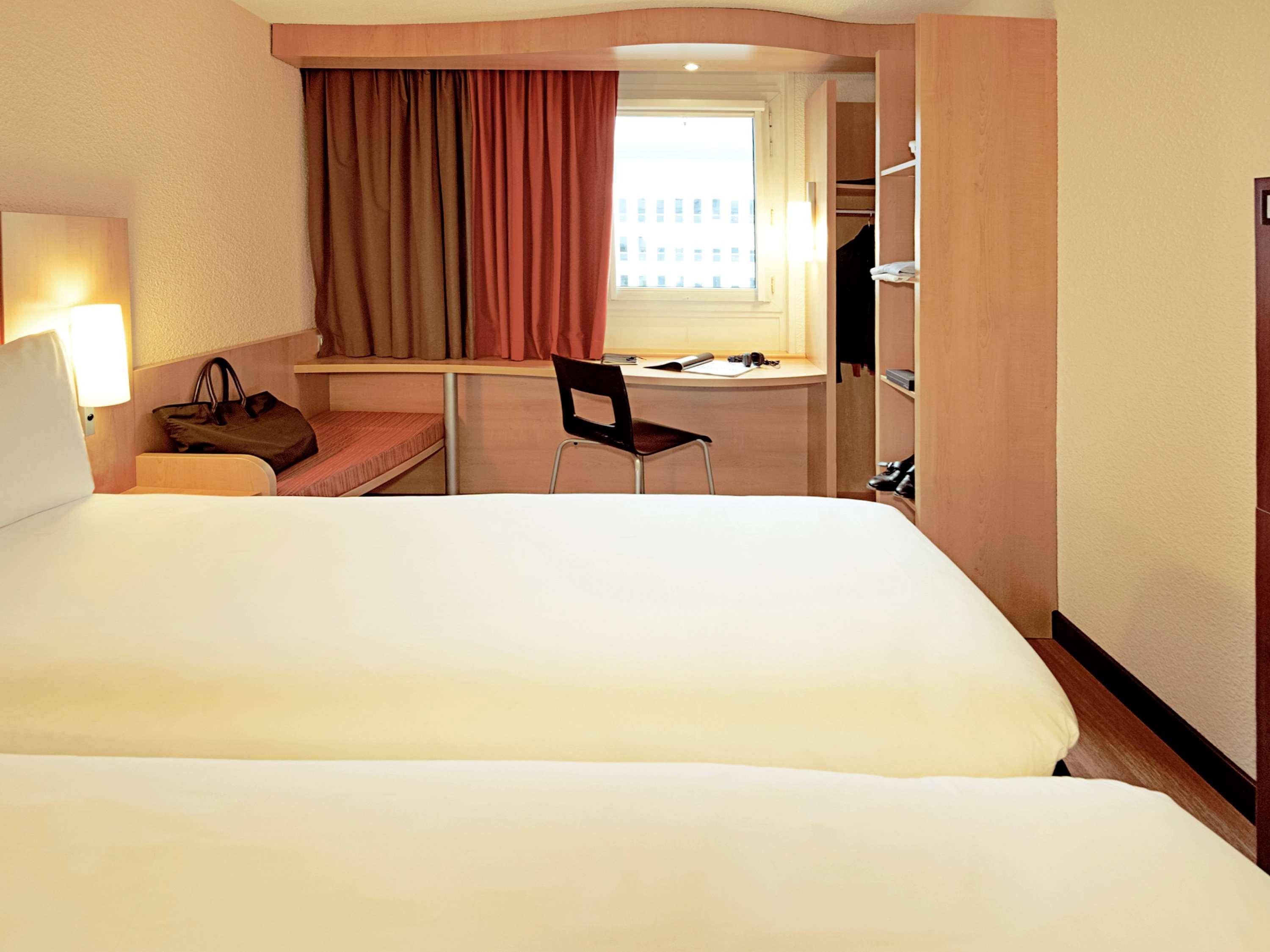 Hotel Ibis Curitiba Shopping Esterno foto