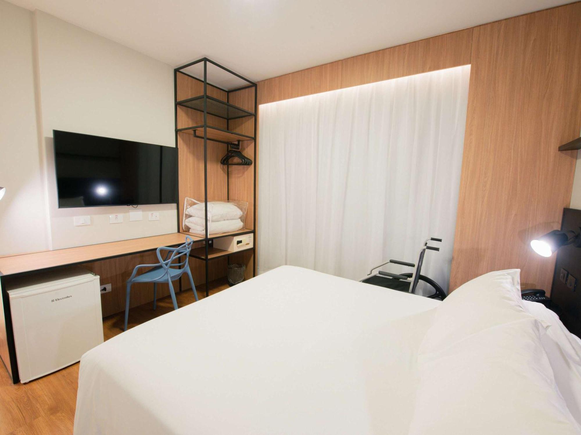 Hotel Ibis Curitiba Shopping Esterno foto