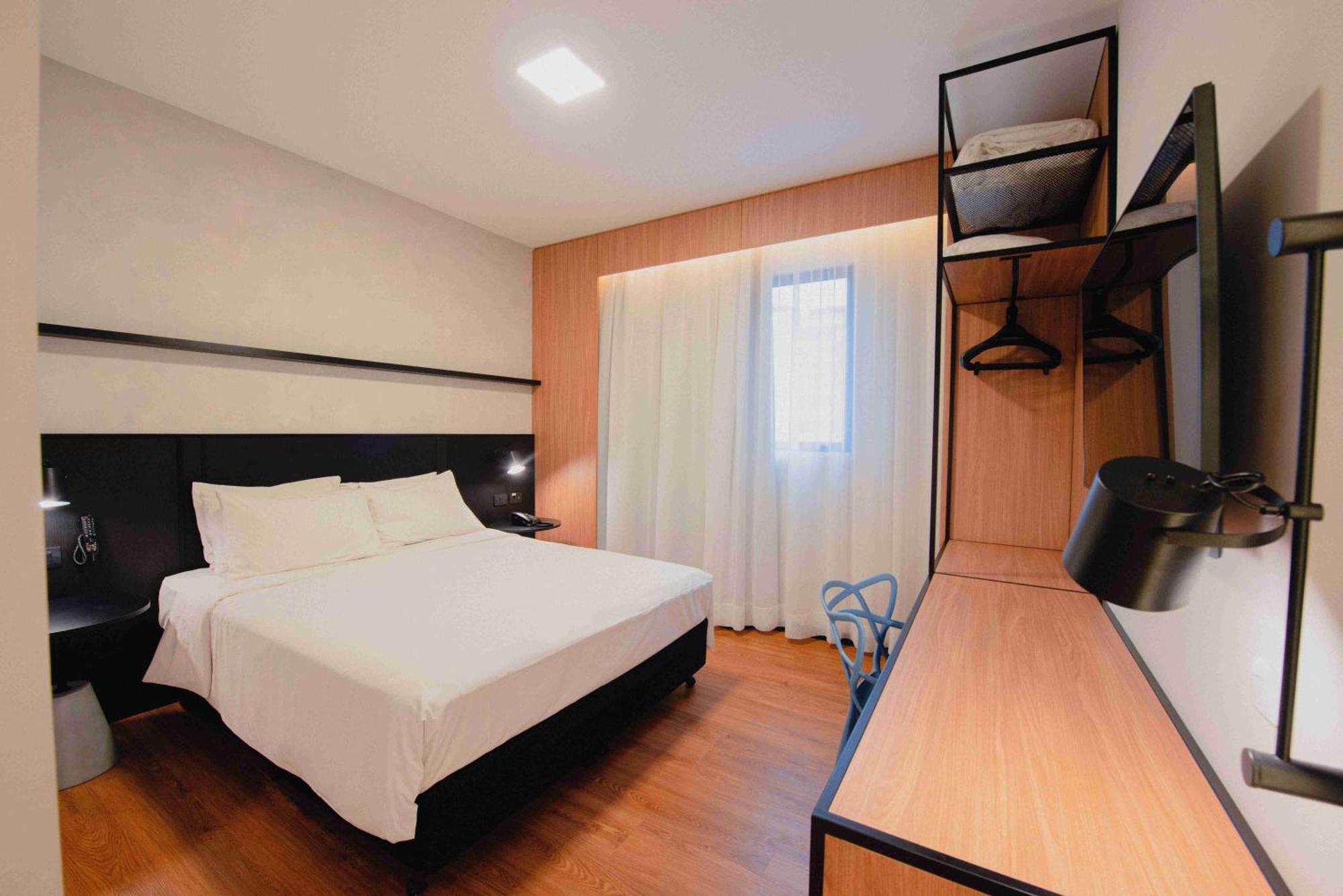Hotel Ibis Curitiba Shopping Esterno foto