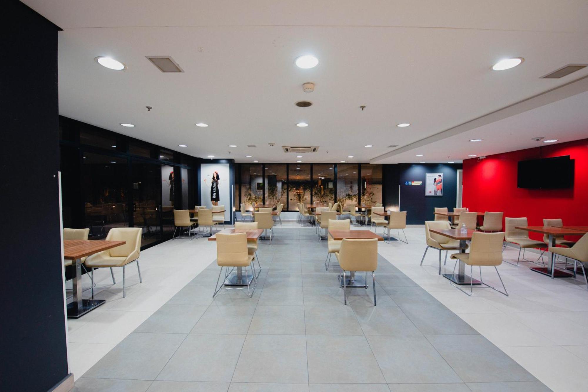Hotel Ibis Curitiba Shopping Esterno foto