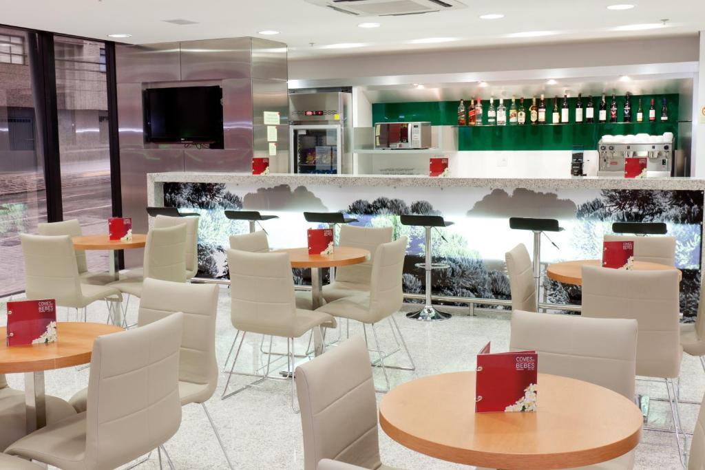 Hotel Ibis Curitiba Shopping Esterno foto