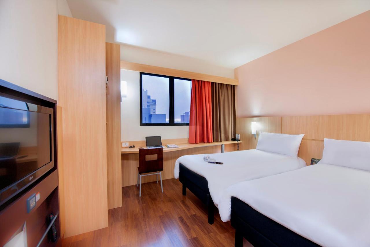 Hotel Ibis Curitiba Shopping Esterno foto